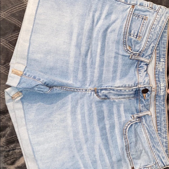 Shorts - Picture 1 of 2